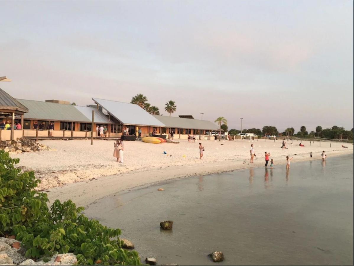 Beautiful New Luxury Townhome With Private Beach And Swimming Pools Ruskin Exterior foto